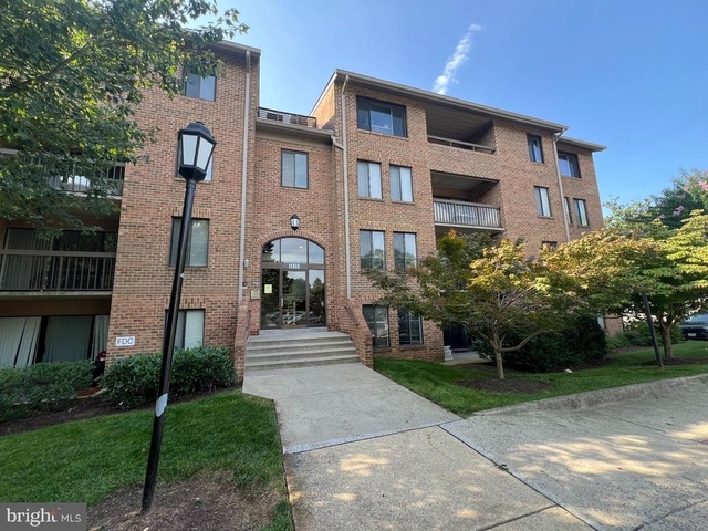 11315 Commonwealth - Photo 1