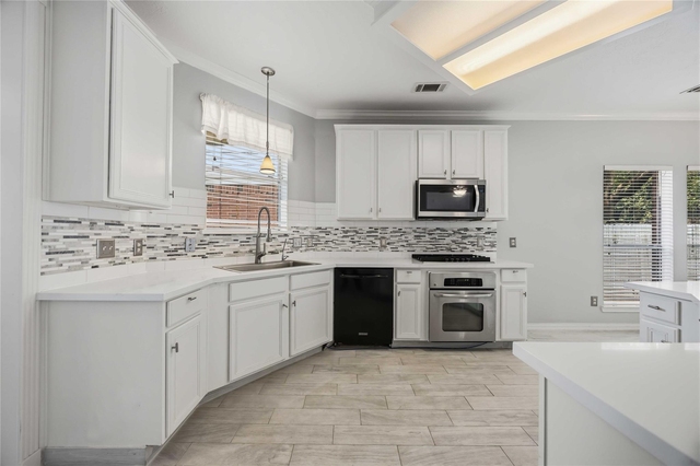 807 Fairpark Lane - Photo 1