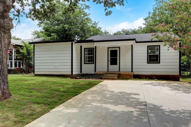 3728 Peach Street - Photo 1