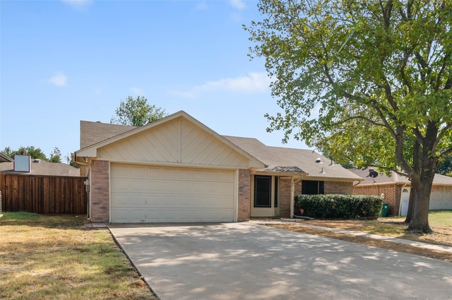 2812 Terry Court - Photo 1