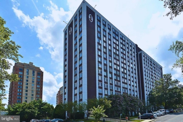 11801 Rockville Pike - Photo 1