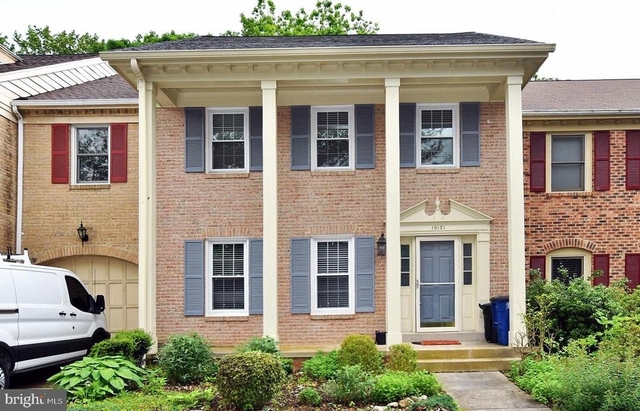 10121 Crestberry Place - Photo 1