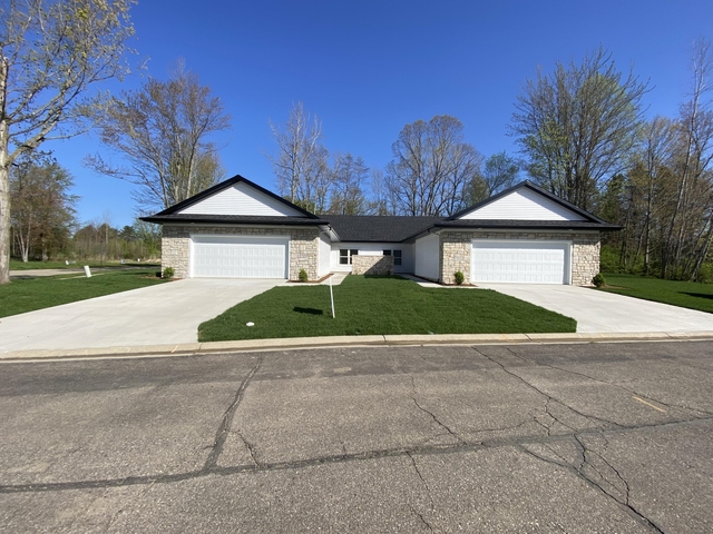 723 Violet Way - Photo 1
