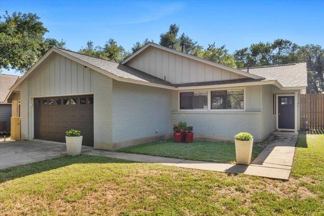 9820 Briar Ridge Dr - Photo 1