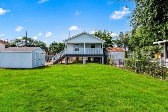 5423 Avenue R - Photo 1