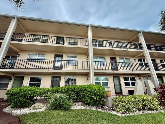 11700 Park Boulevard - Photo 1