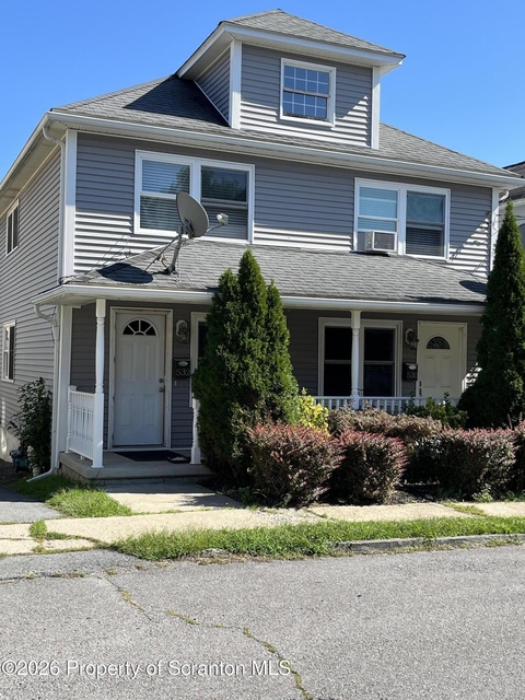 532 N Hyde Park Avenue - Photo 1