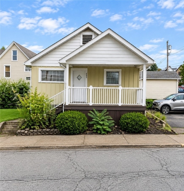 988 Josephine St - Photo 1