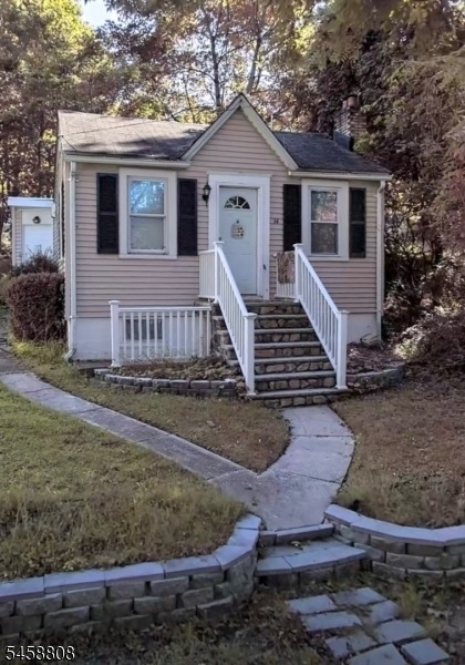 14 Pershing Ave - Photo 1