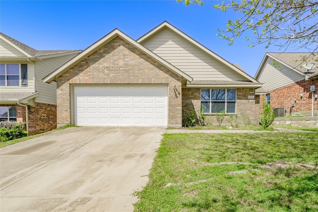 8915 Wild Rose Lane - Photo 1