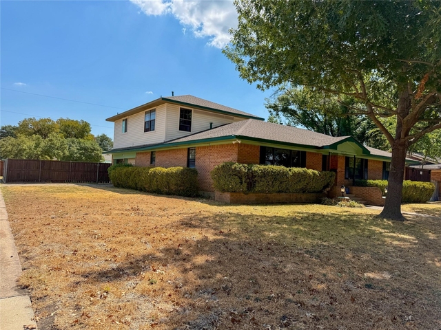 1302 Patricia Lane - Photo 1