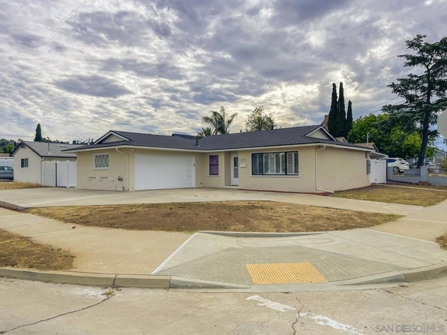 902 Taft Ave - Photo 1