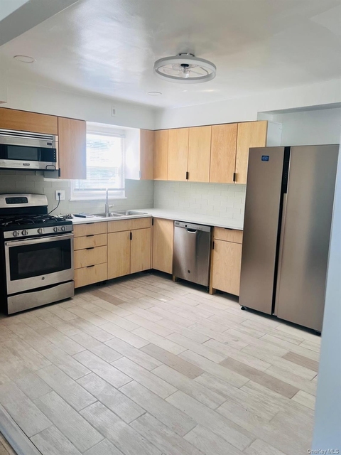 2540 Far Rockaway Boulevard - Photo 1