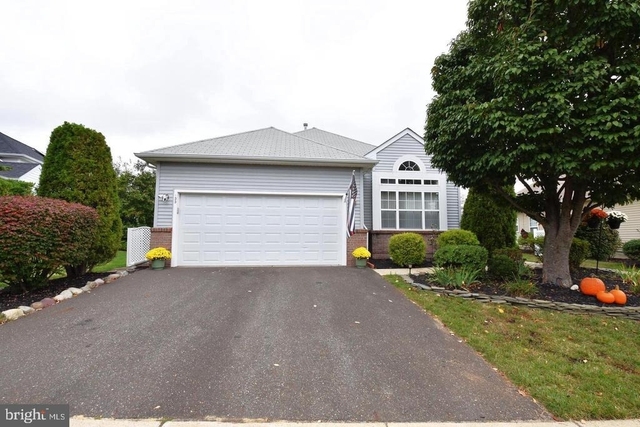 133 Belvedere Drive N - Photo 1