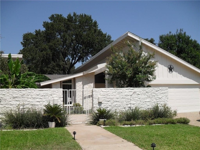 4804 Greystone Dr - Photo 1