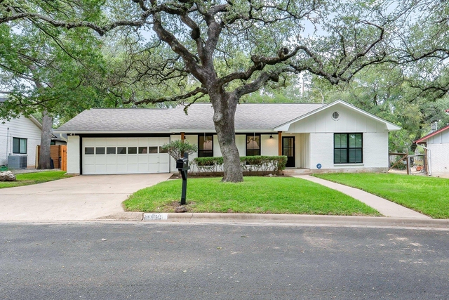 8806 Ridgehill Dr - Photo 1