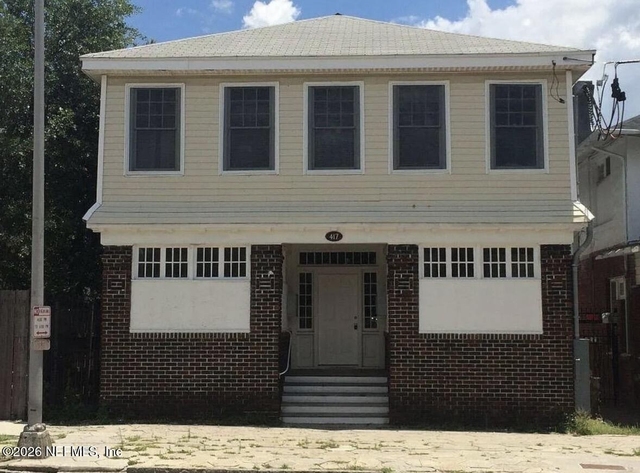 417 N Liberty Street - Photo 1