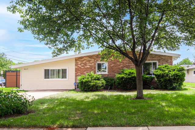 4615 Larch Avenue - Photo 1