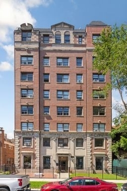 6026 N Winthrop Avenue - Photo 1