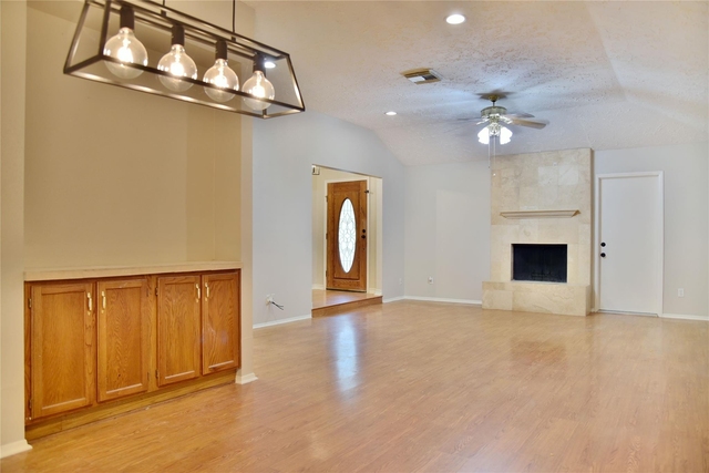 706 Leicester Lane - Photo 1
