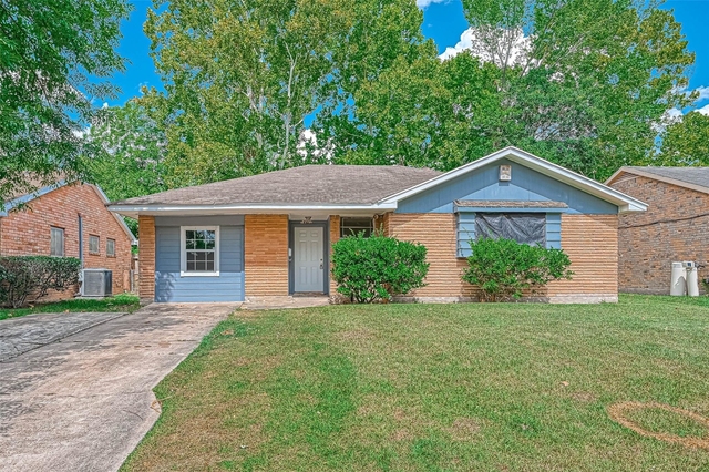 14427 Campden Hill Road - Photo 1