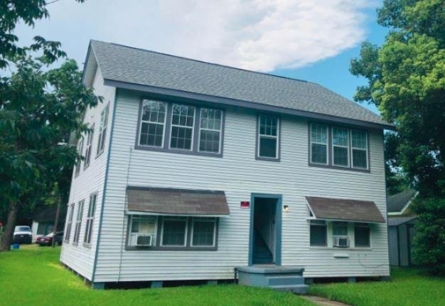 3205 Illinois St - Photo 1