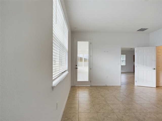 7707 Sw 58th Place - Photo 1