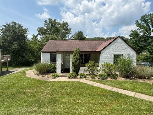 11 Meadowbrook Ave - Photo 1