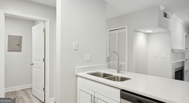 100 Pinhurst Drive - Photo 1