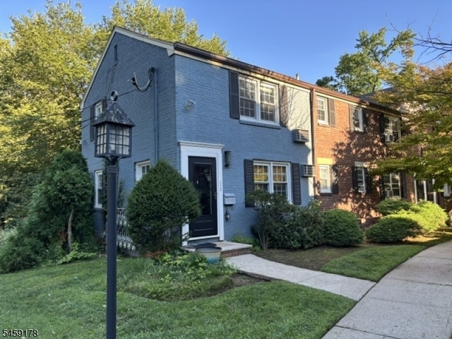112 Lincoln Park - Photo 1