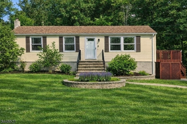25 Essex Rd - Photo 1