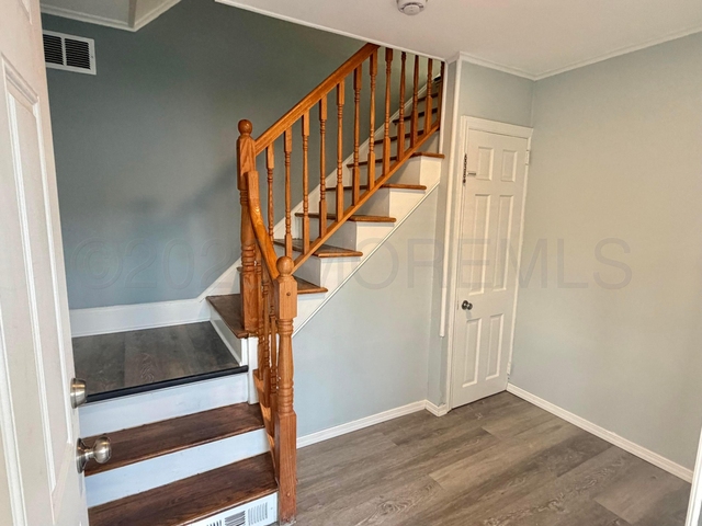 202 Evergreen Avenue - Photo 1