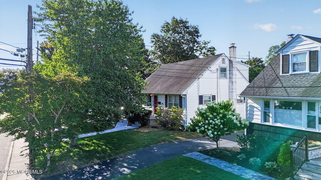 705 Park Avenue - Photo 1