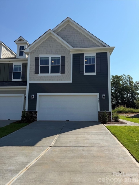 785 Kitfox Drive Nw - Photo 1