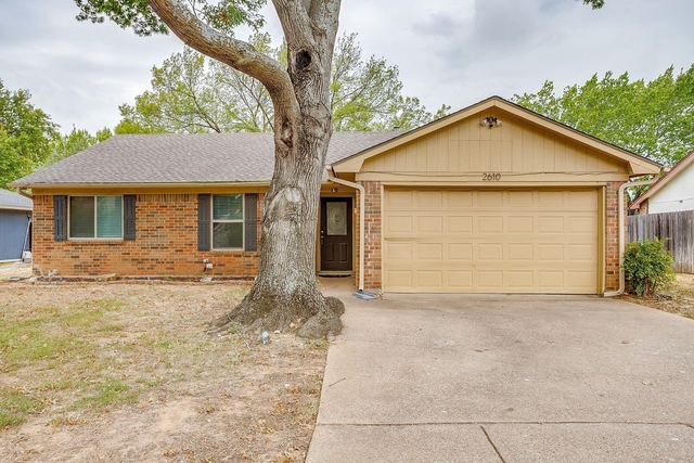 2610 N Casa Blanca Court - Photo 1