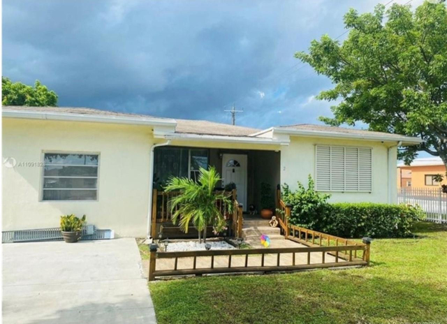 4201 Sw 25th Street - Photo 1