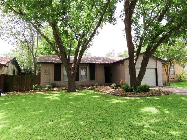 808 E Heath Street - Photo 1