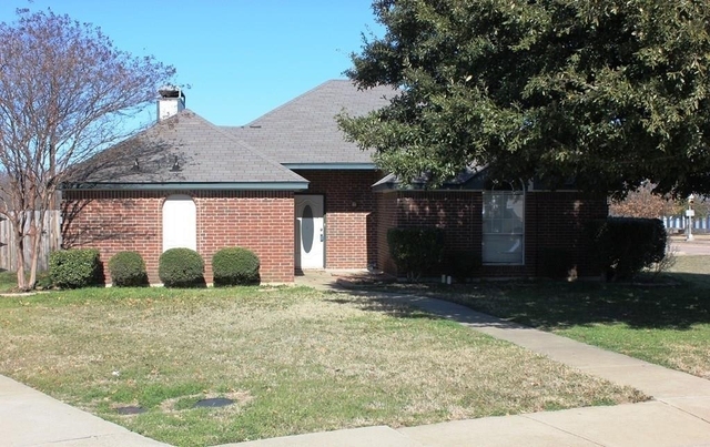 1303 S 5th Street - Photo 1