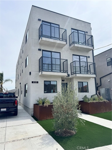 1020 Pioneer - Photo 1