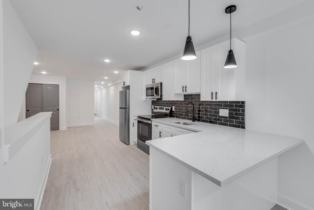 2314 N Sydenham Street - Photo 1