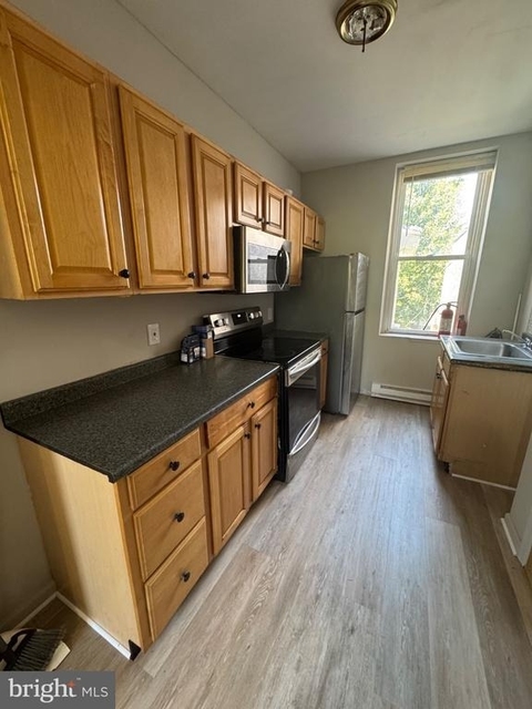 902 Swede Street - Photo 1