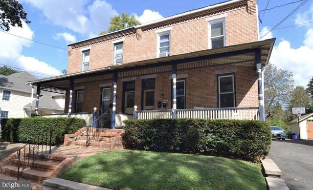 17 W Summit Avenue - Photo 1