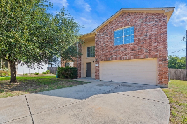 722 Lavaca Loop - Photo 1