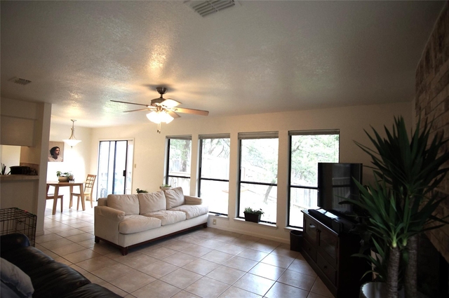 4904 Smokey Vly - Photo 1