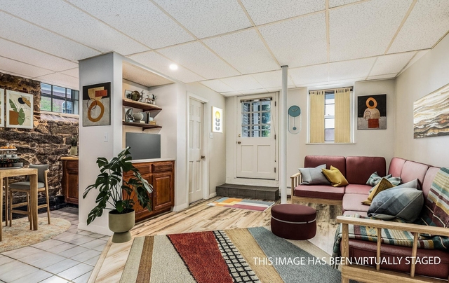 145 Middle - Photo 1