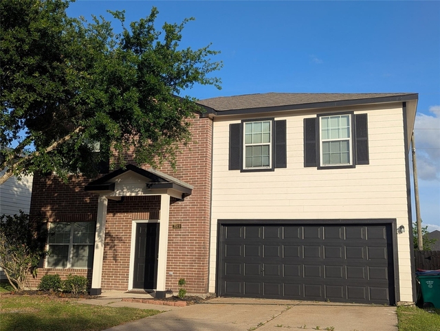 3919 Hollow Cove Lane - Photo 1