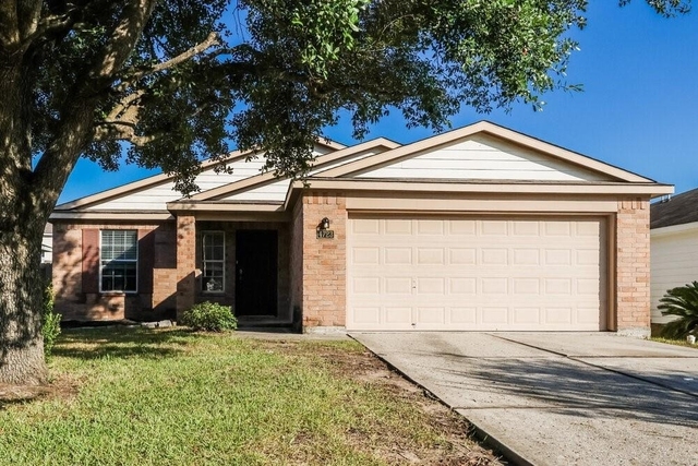 4723 Comal River Loop - Photo 1