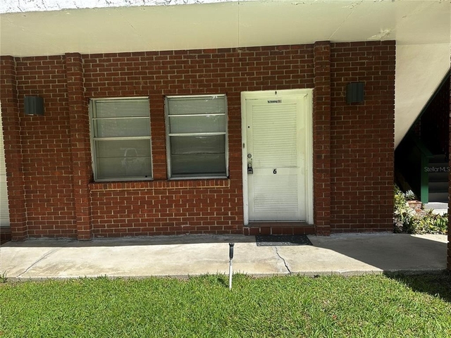 1315 Se Silver Springs Place - Photo 1