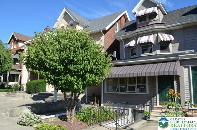 1324 W Broad Street - Photo 1
