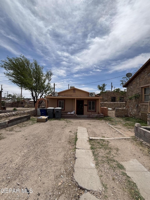 4000 1/2 Sacramento Avenue - Photo 1